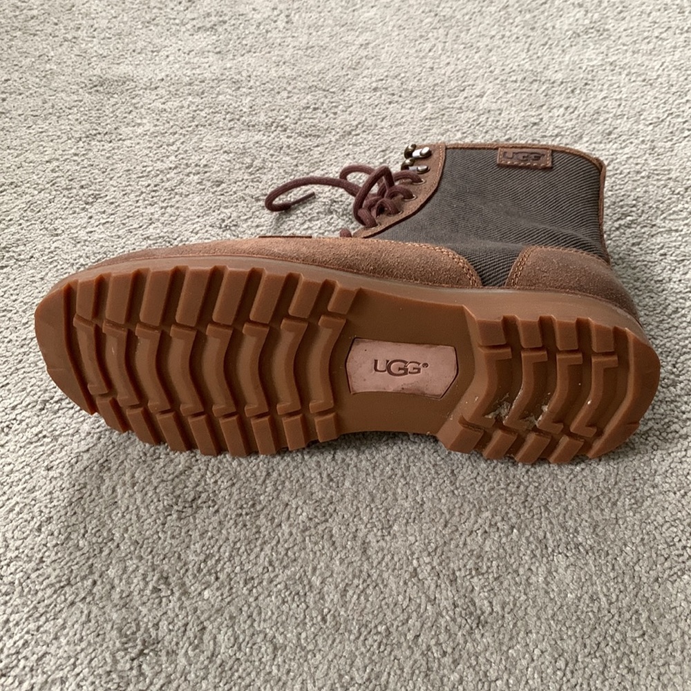 UGG Montgomry Boot - Picture 11 of 15